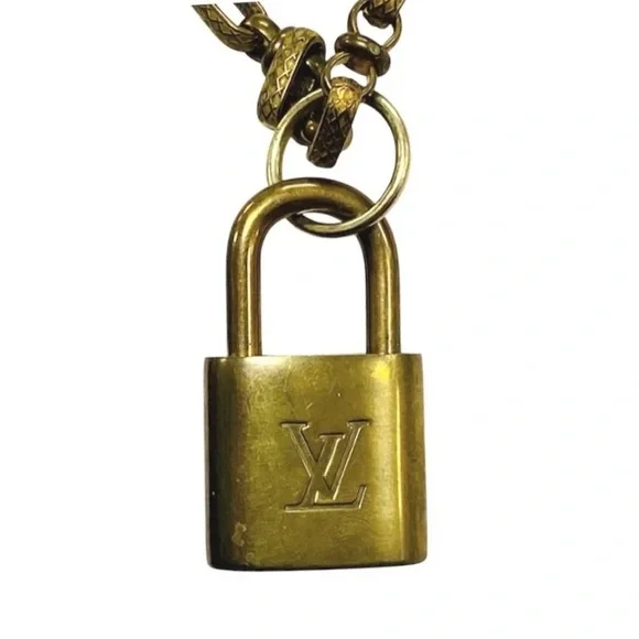 🌟Louis Vuitton Gold Padlock Necklace🌟 Women’s Jewelry-designer-celeb style🌟 - Picture 3 of 4